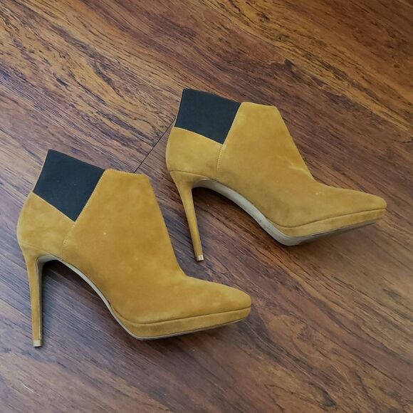Jimmy Choo Tan Suede Chic Stiletto Heel Ankle Boot Size 38.5 - Picture 3 of 15